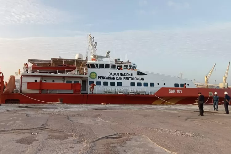 Deretan Kapal Bantuan Sandar di Krueng Geukueh, Penanganan Banjir Aceh Dipercepat