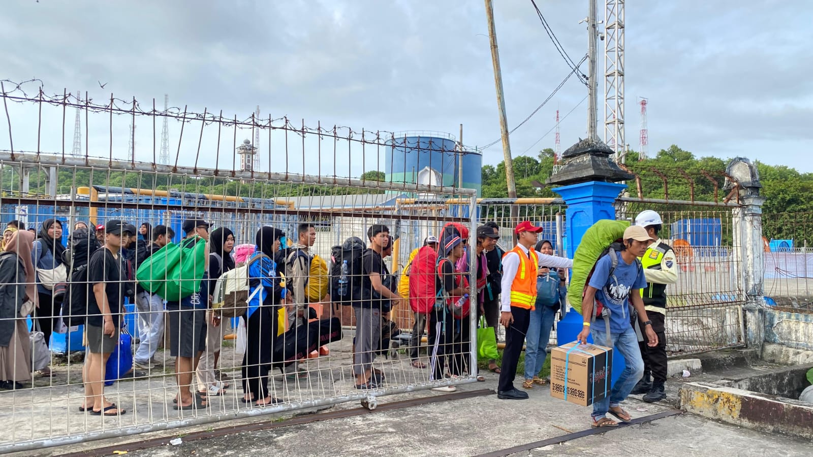 Ribuan Kendaraan Serbu Pelabuhan Lembar Selama Nataru, Naik Drastis 23 Persen!