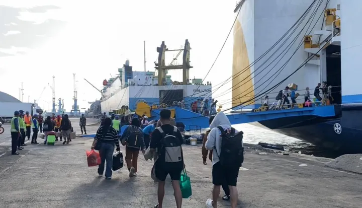 Pelabuhan Tanjung Perak Masih Ramai, Ribuan Penumpang Berangkat ke Indonesia Timur